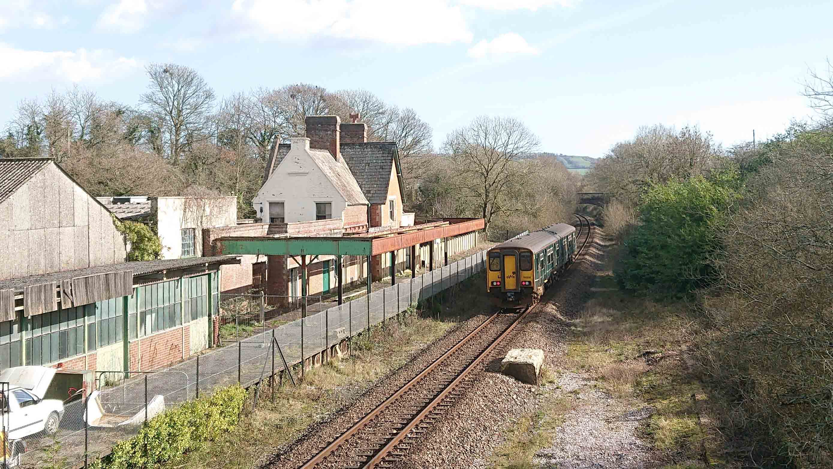 Seaton-Junction-GWR-Class-150