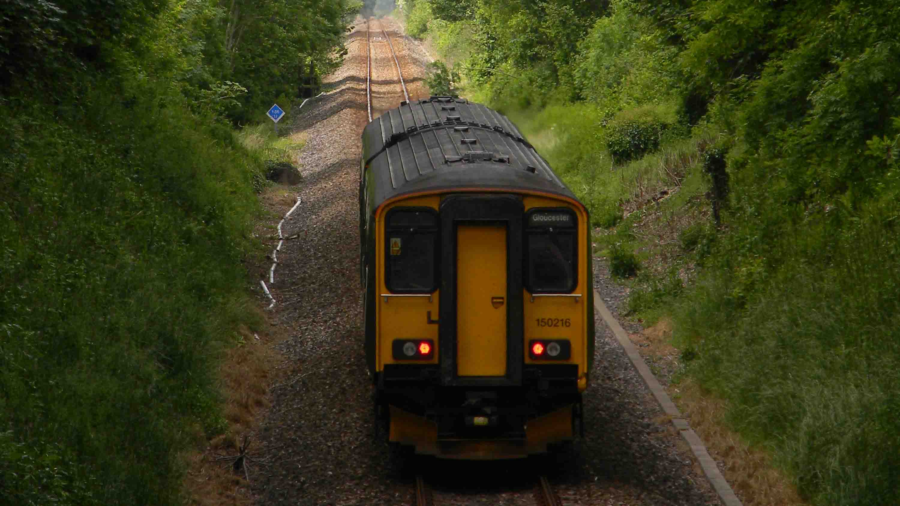 Class-150-Frampton-Tunnel