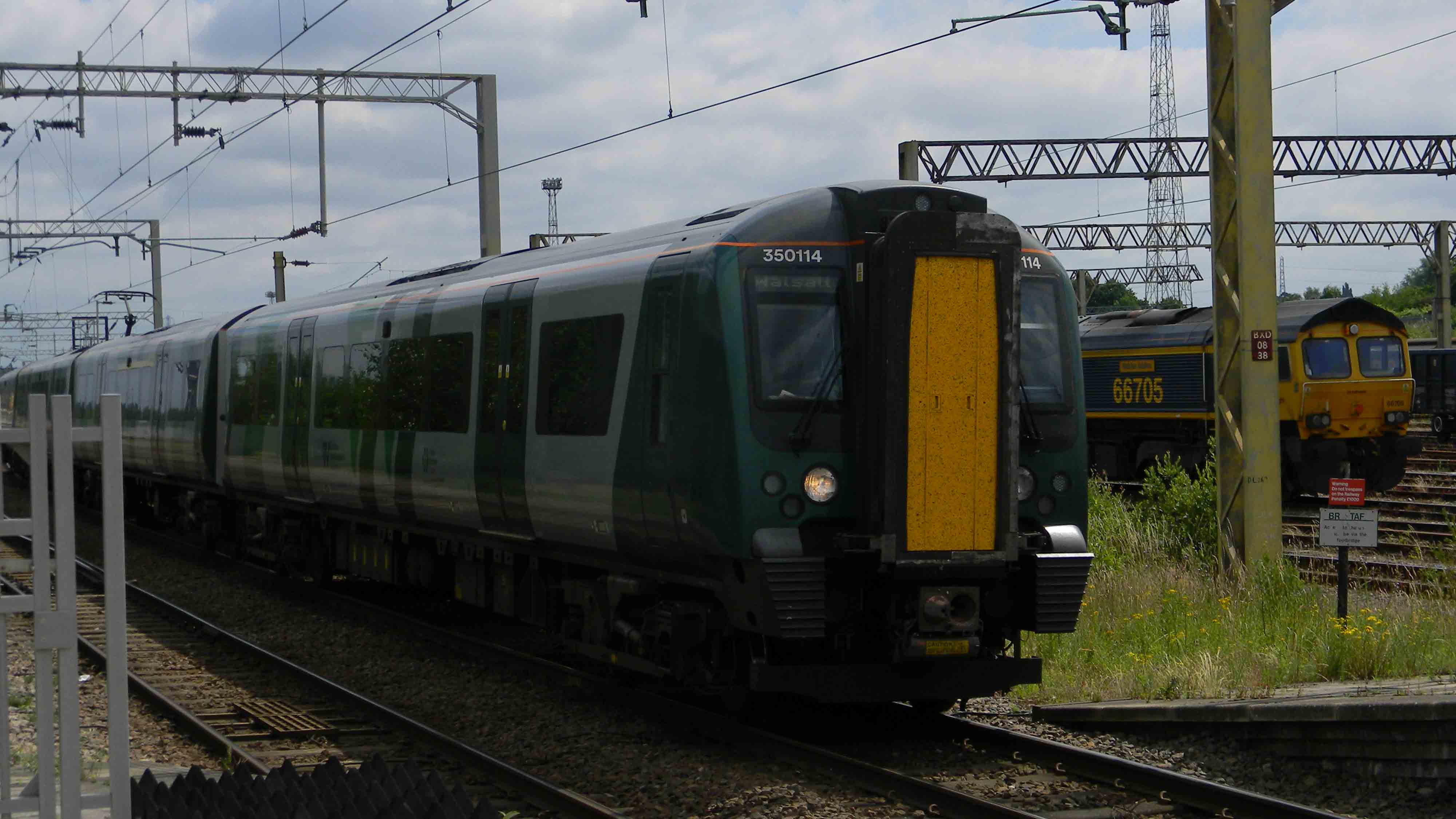 Bescot-Joe-Rogers-Class-350-Class-66