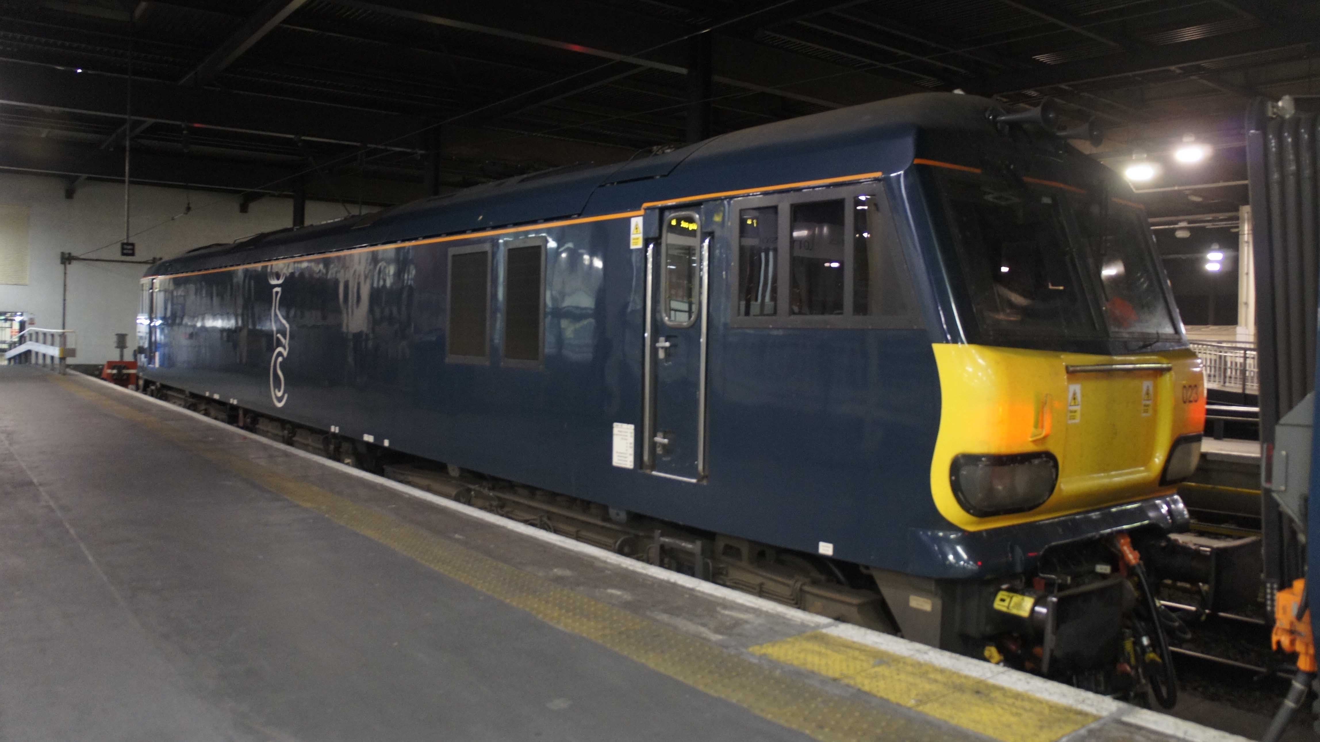 Class_92_EL_for_hauling_Caledonian_Sleeper